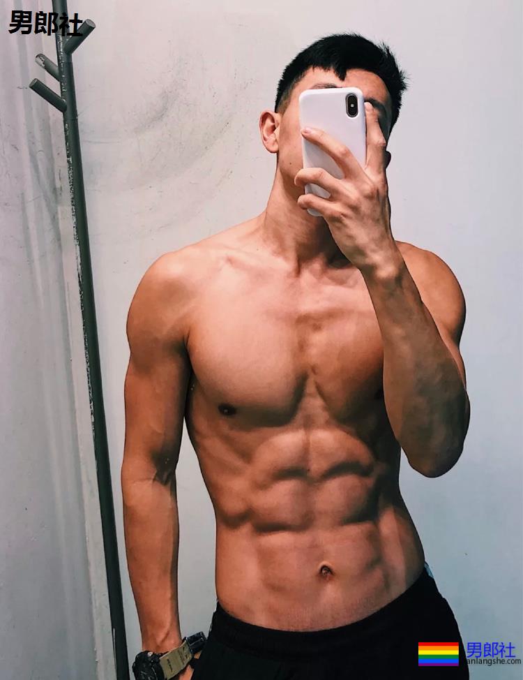 一身筋肉的禁欲系美术老师，脱掉衣服在野地里硬起来有多帅~ - 51虹马