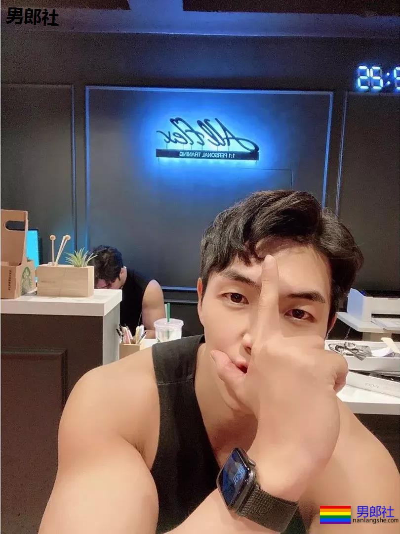 永远不缺肌肉与荷尔蒙，元气满满的小哥哥 - 51虹马