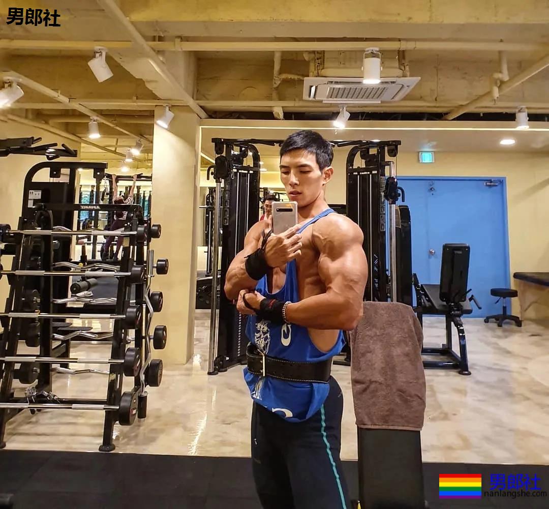 永远不缺肌肉与荷尔蒙，元气满满的小哥哥 - 51虹马