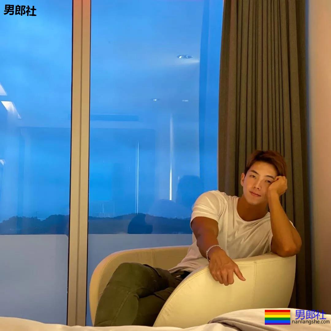 永远不缺肌肉与荷尔蒙，元气满满的小哥哥 - 51虹马