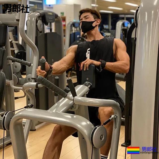 永远不缺肌肉与荷尔蒙，元气满满的小哥哥 - 51虹马