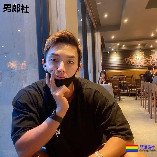 永远不缺肌肉与荷尔蒙，元气满满的小哥哥 - 51虹马