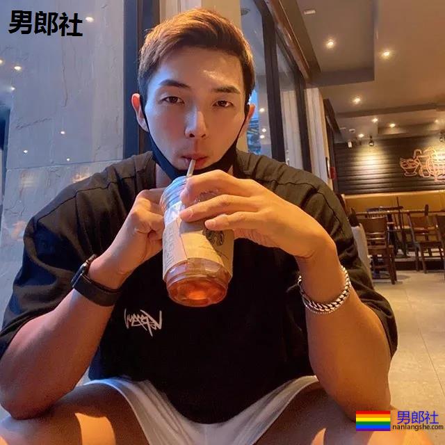 永远不缺肌肉与荷尔蒙，元气满满的小哥哥 - 51虹马