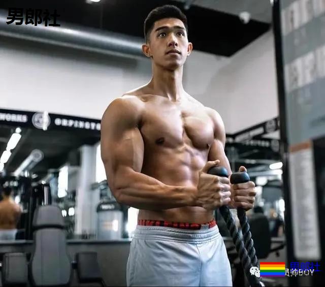 基因太强大！港姐的儿子太帅火了，鼻子超大！-51虹马