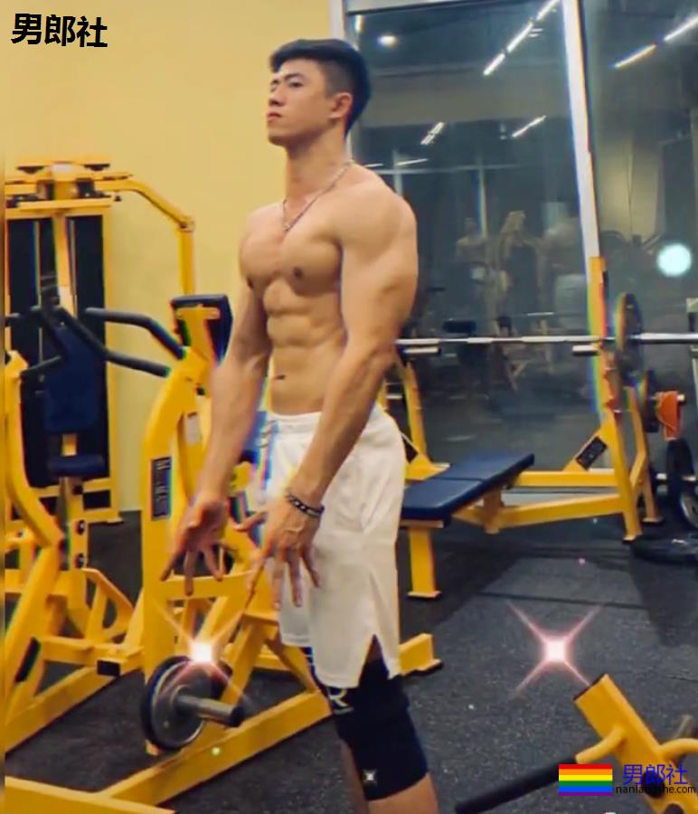 186cm厦门肌肉教练，网友：这不就是理想男友么~-51虹马
