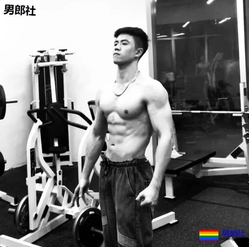 186cm厦门肌肉教练,网友:这不就是理想男友么~ - 51虹马 186cm厦门肌肉教练,网友:这不就是理想男友么~ - 51虹马