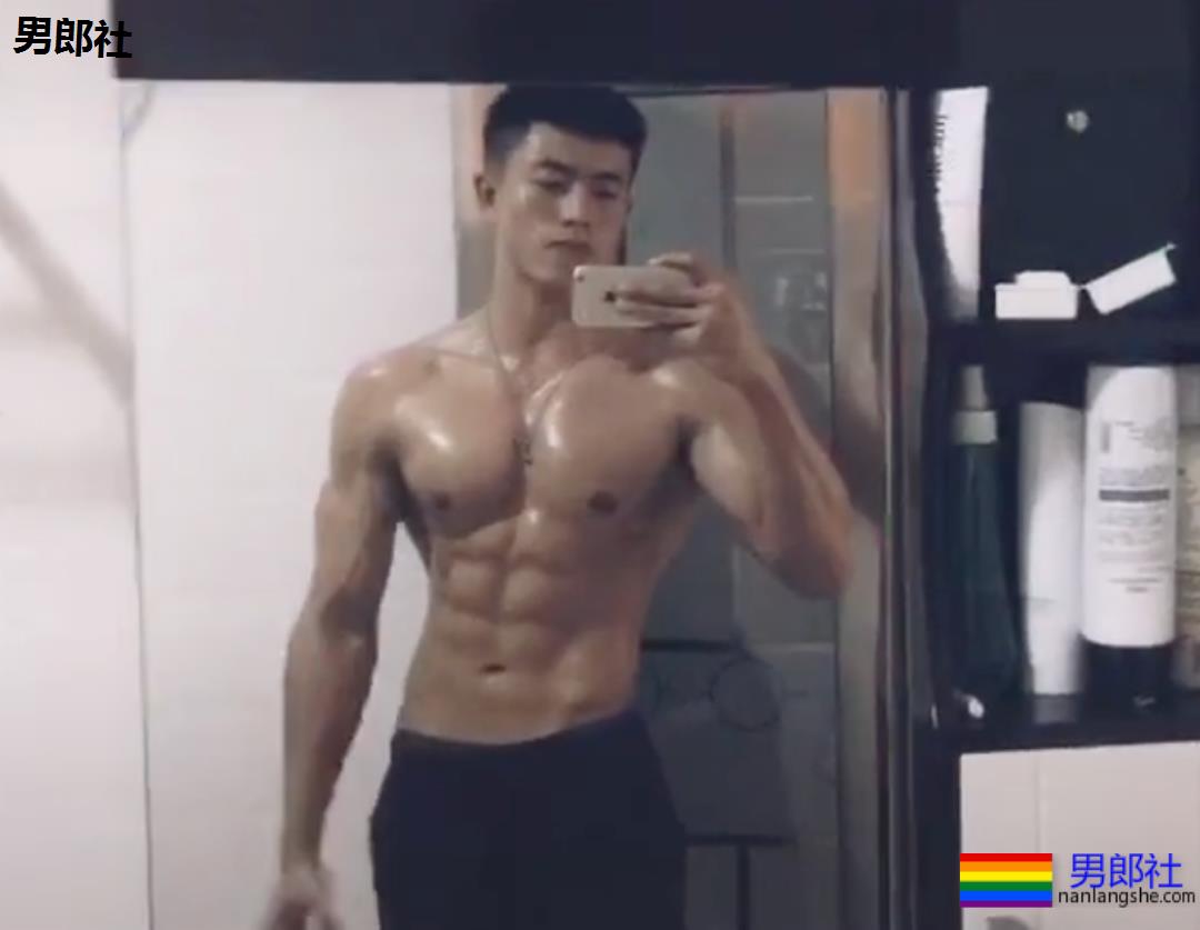 186cm厦门肌肉教练,网友:这不就是理想男友么~ - 51虹马 186cm厦门肌肉教练,网友:这不就是理想男友么~ - 51虹马