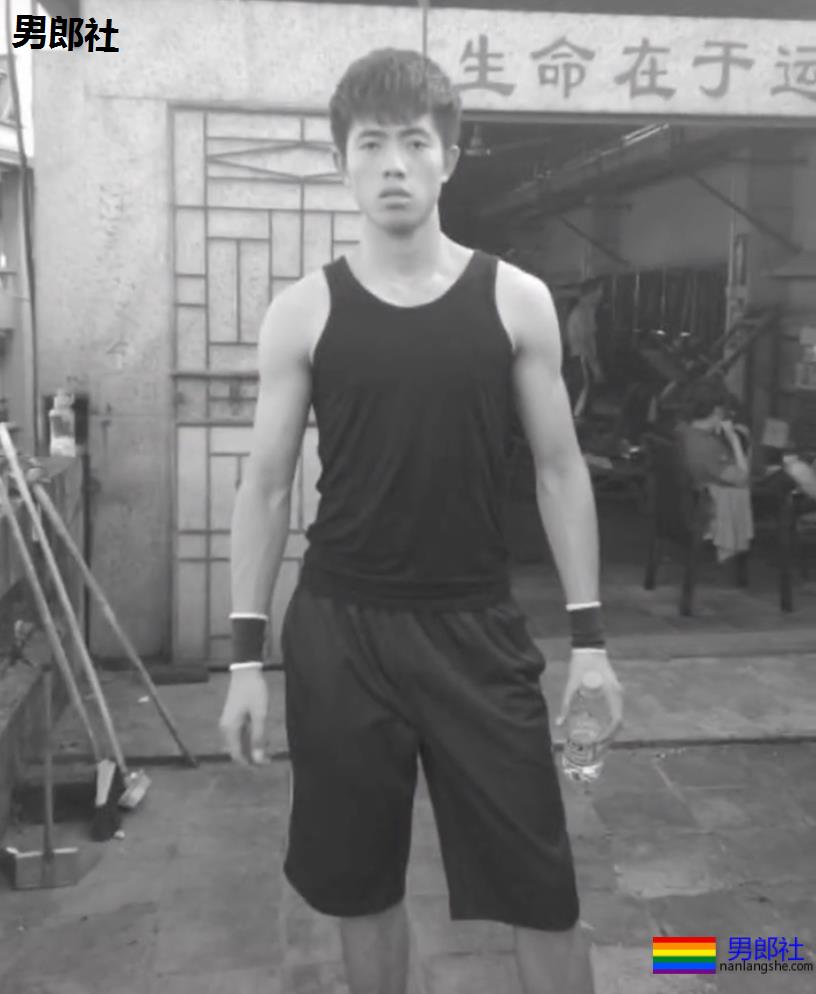 186cm厦门肌肉教练,网友:这不就是理想男友么~ - 51虹马 186cm厦门肌肉教练,网友:这不就是理想男友么~ - 51虹马