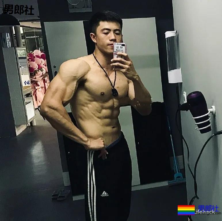 186cm厦门肌肉教练,网友:这不就是理想男友么~ - 51虹马 186cm厦门肌肉教练,网友:这不就是理想男友么~ - 51虹马