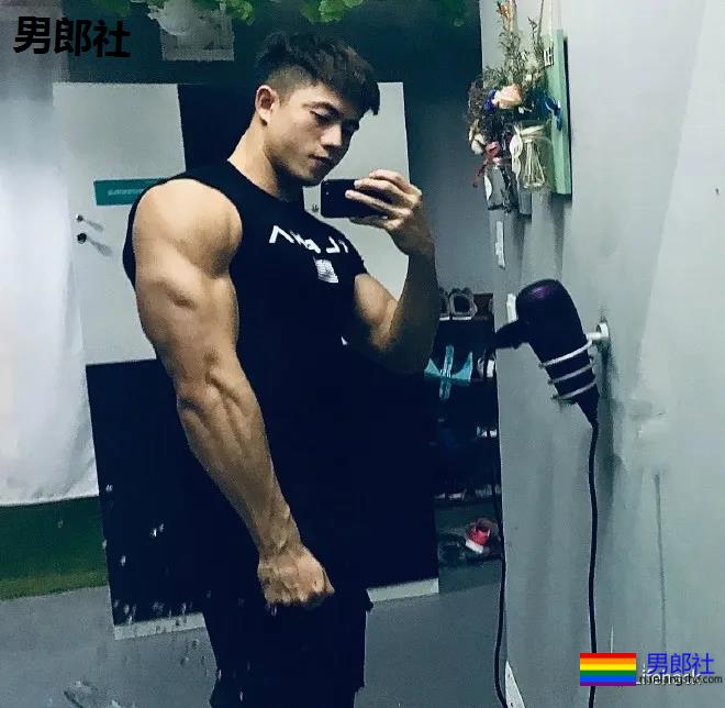 186cm厦门肌肉教练,网友:这不就是理想男友么~ - 51虹马 186cm厦门肌肉教练,网友:这不就是理想男友么~ - 51虹马