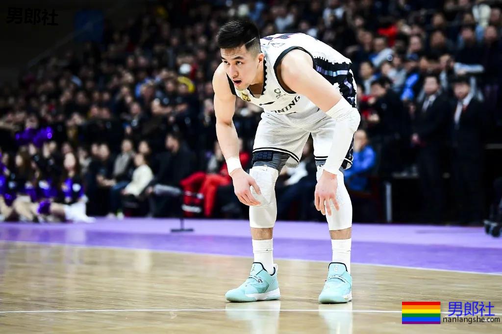 长腿大鼻子篮球体育生,CBA超帅肌肉寸头球员大比拼,太可了吧! - 51虹马 长腿大鼻子篮球体育生,CBA超帅肌肉寸头球员大比拼,太可了吧! - 51虹马