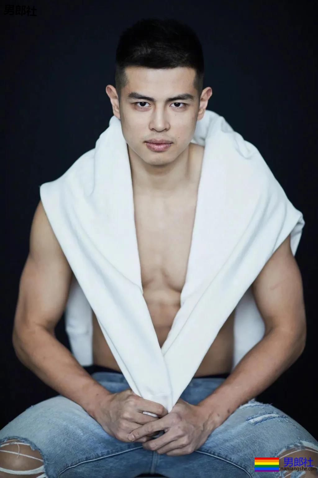 长腿大鼻子篮球体育生,CBA超帅肌肉寸头球员大比拼,太可了吧! - 51虹马 长腿大鼻子篮球体育生,CBA超帅肌肉寸头球员大比拼,太可了吧! - 51虹马