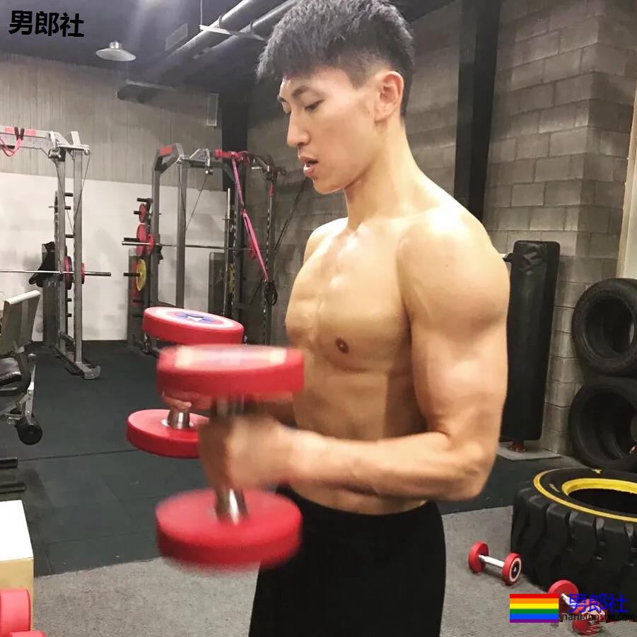 长腿大鼻子篮球体育生,CBA超帅肌肉寸头球员大比拼,太可了吧! - 51虹马 长腿大鼻子篮球体育生,CBA超帅肌肉寸头球员大比拼,太可了吧! - 51虹马