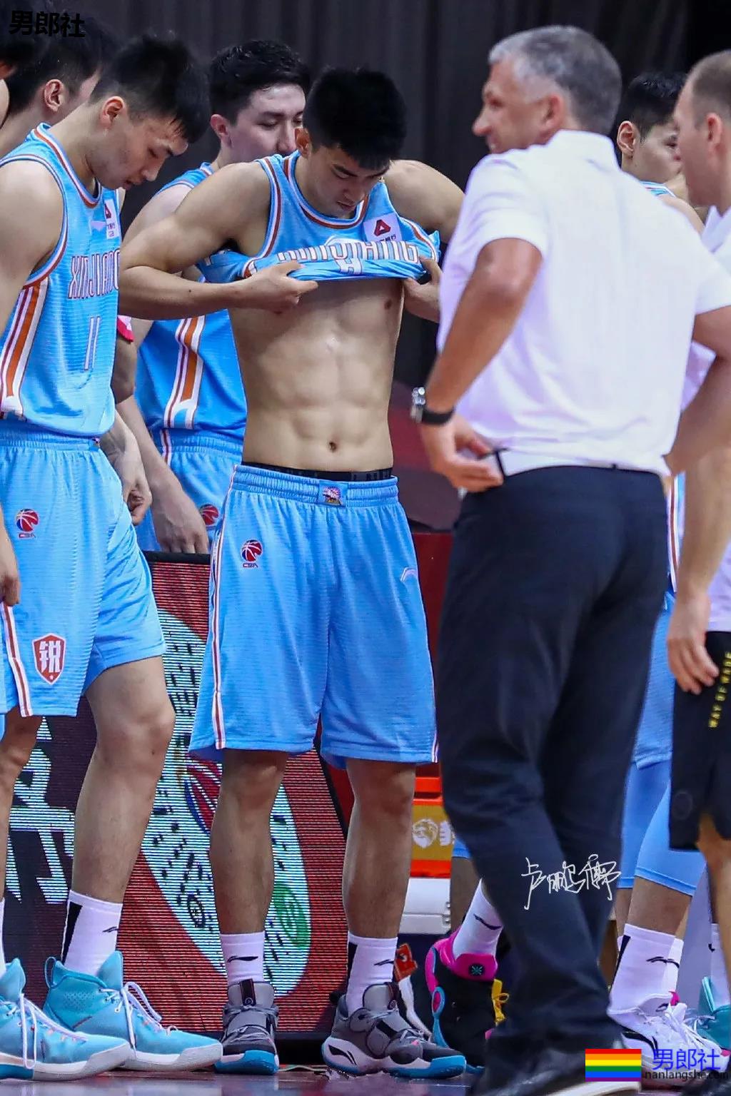 长腿大鼻子篮球体育生,CBA超帅肌肉寸头球员大比拼,太可了吧! - 51虹马 长腿大鼻子篮球体育生,CBA超帅肌肉寸头球员大比拼,太可了吧! - 51虹马