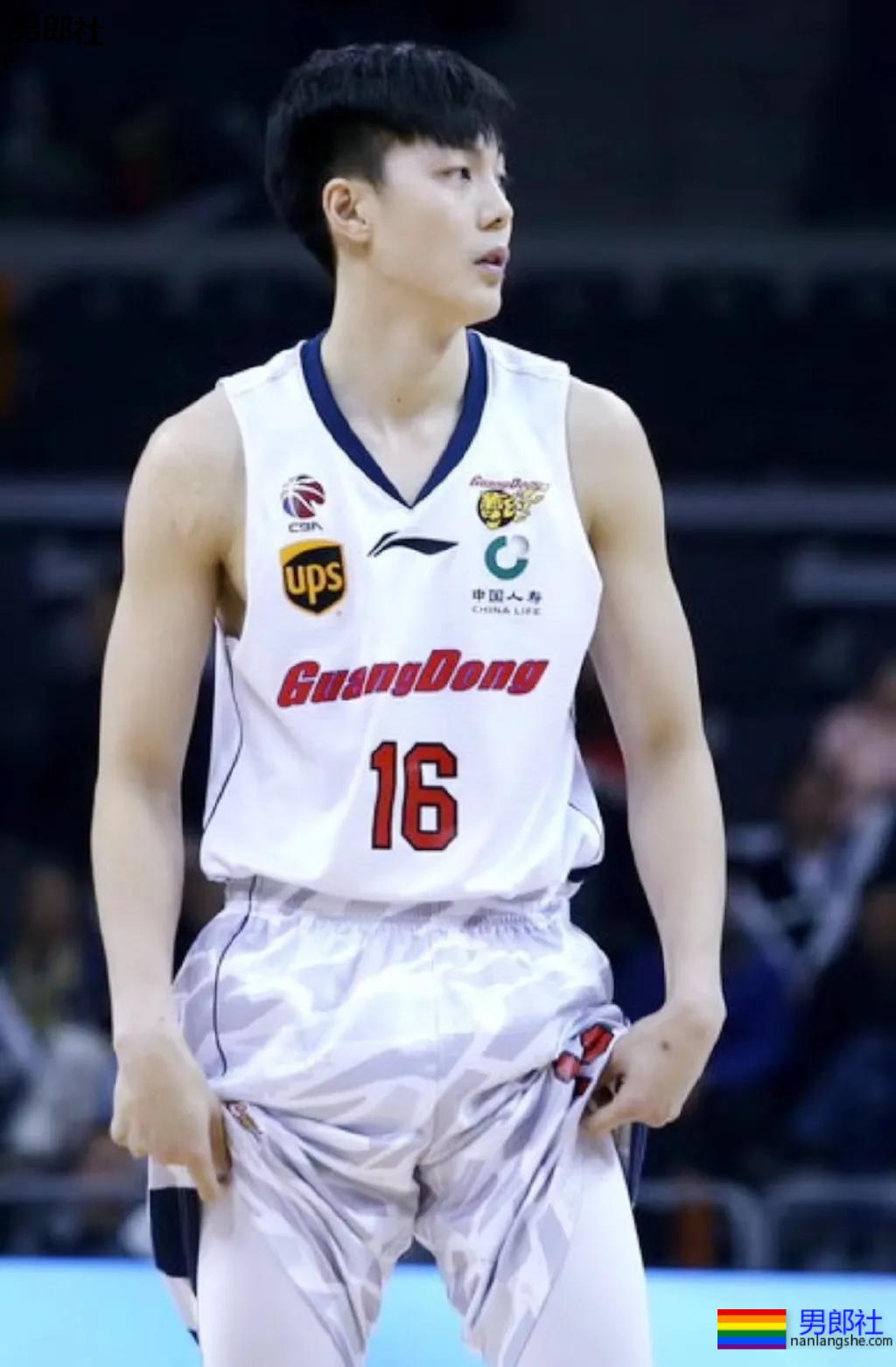 长腿大鼻子篮球体育生,CBA超帅肌肉寸头球员大比拼,太可了吧! - 51虹马 长腿大鼻子篮球体育生,CBA超帅肌肉寸头球员大比拼,太可了吧! - 51虹马