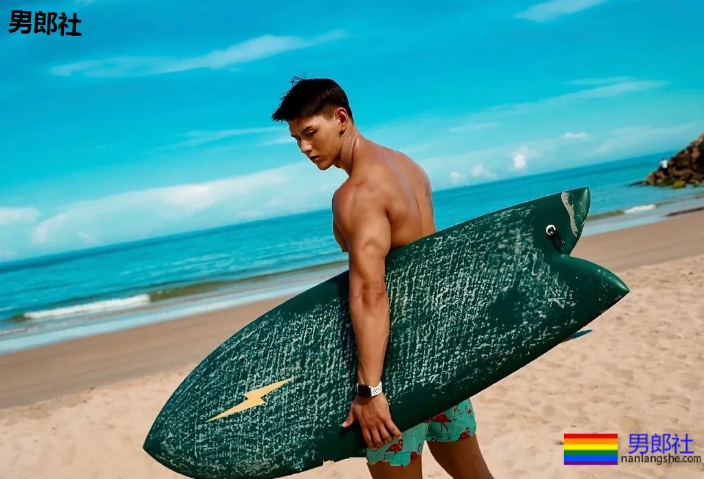 全网冲浪肌肉型男大比拼！一水泳裤腱子肉小狼狗，太A了！ - 51虹马