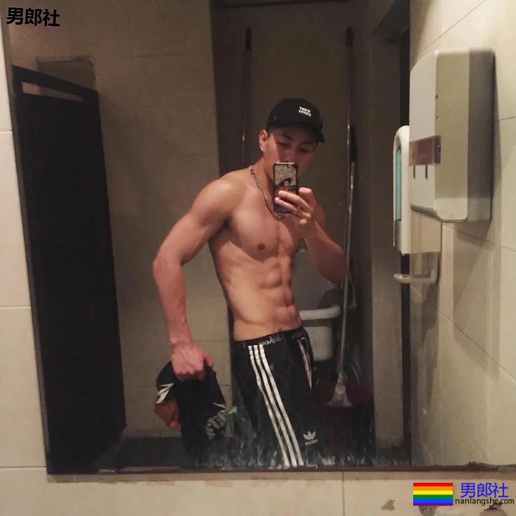 痞帅寸头小狼狗，八块腹肌公狗腰，也太A了吧！ - 51虹马