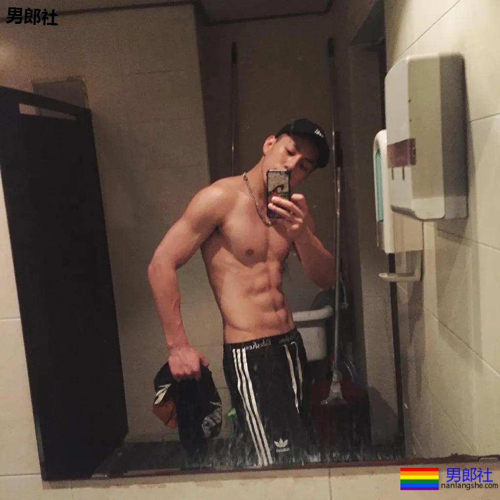 痞帅寸头小狼狗，八块腹肌公狗腰，也太A了吧！ - 51虹马