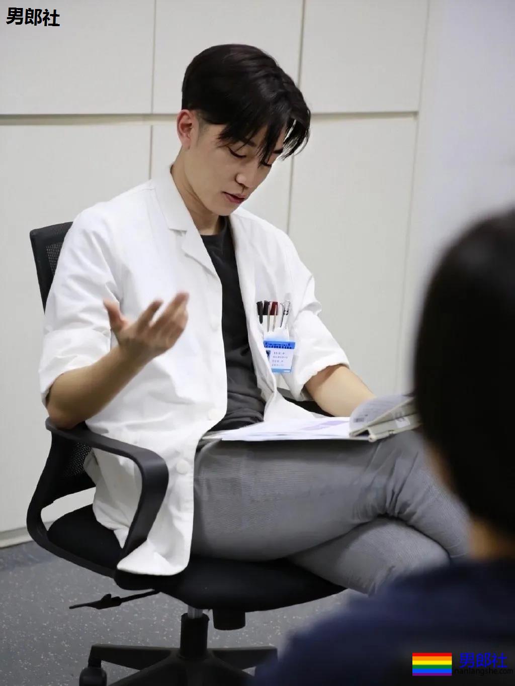 抓拍神仙颜值医生小哥，谁才是你的天使男友？ - 51虹马