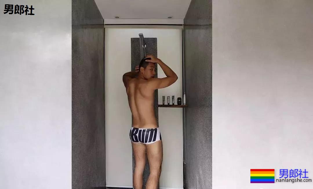 律师一身的腱子肉,在游泳池献出了各种曝光照 - 51虹马 律师一身的腱子肉,在游泳池献出了各种曝光照 - 51虹马