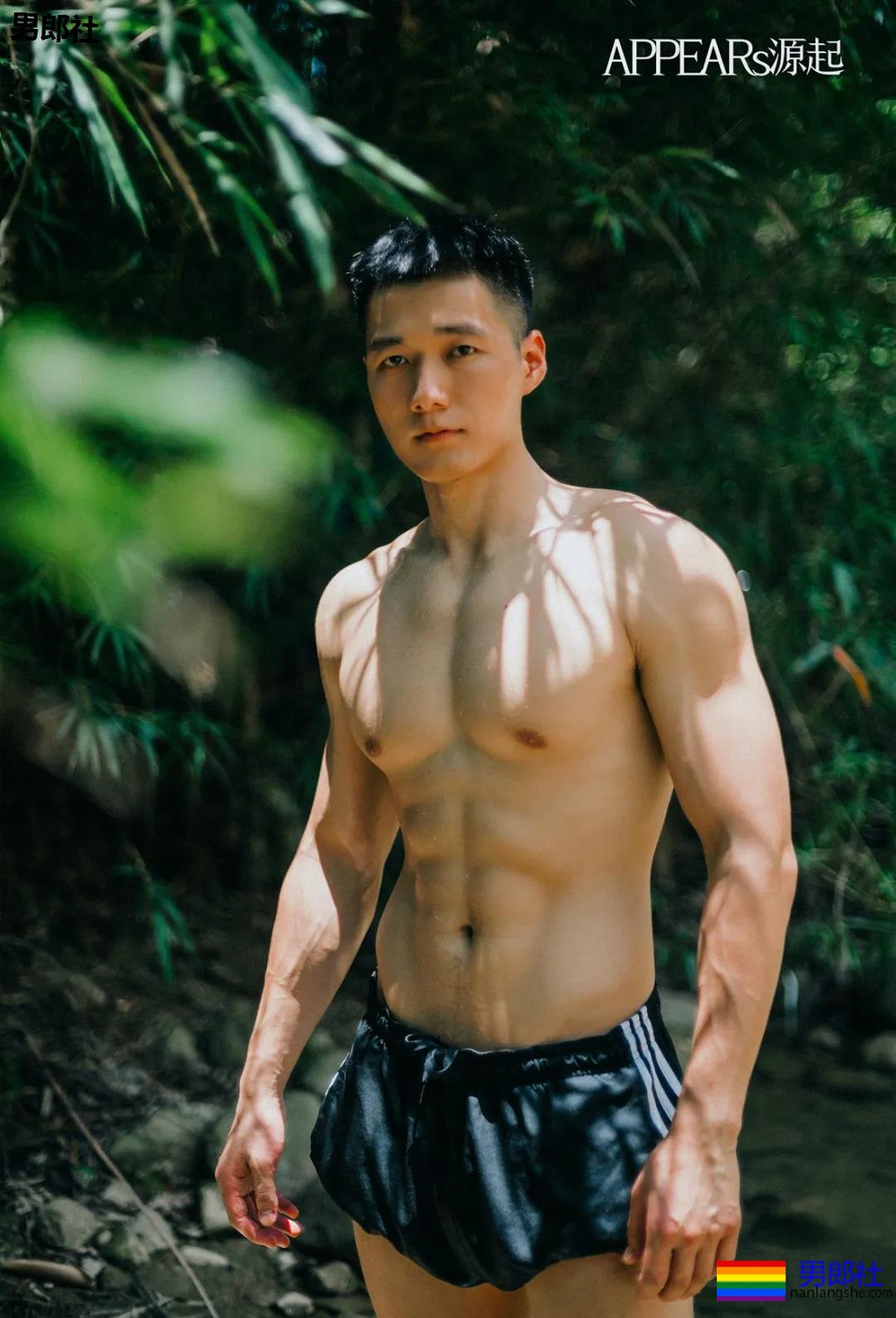 山里野泳的那个肌肉男，原来是名特警帅哥！ - 51虹马