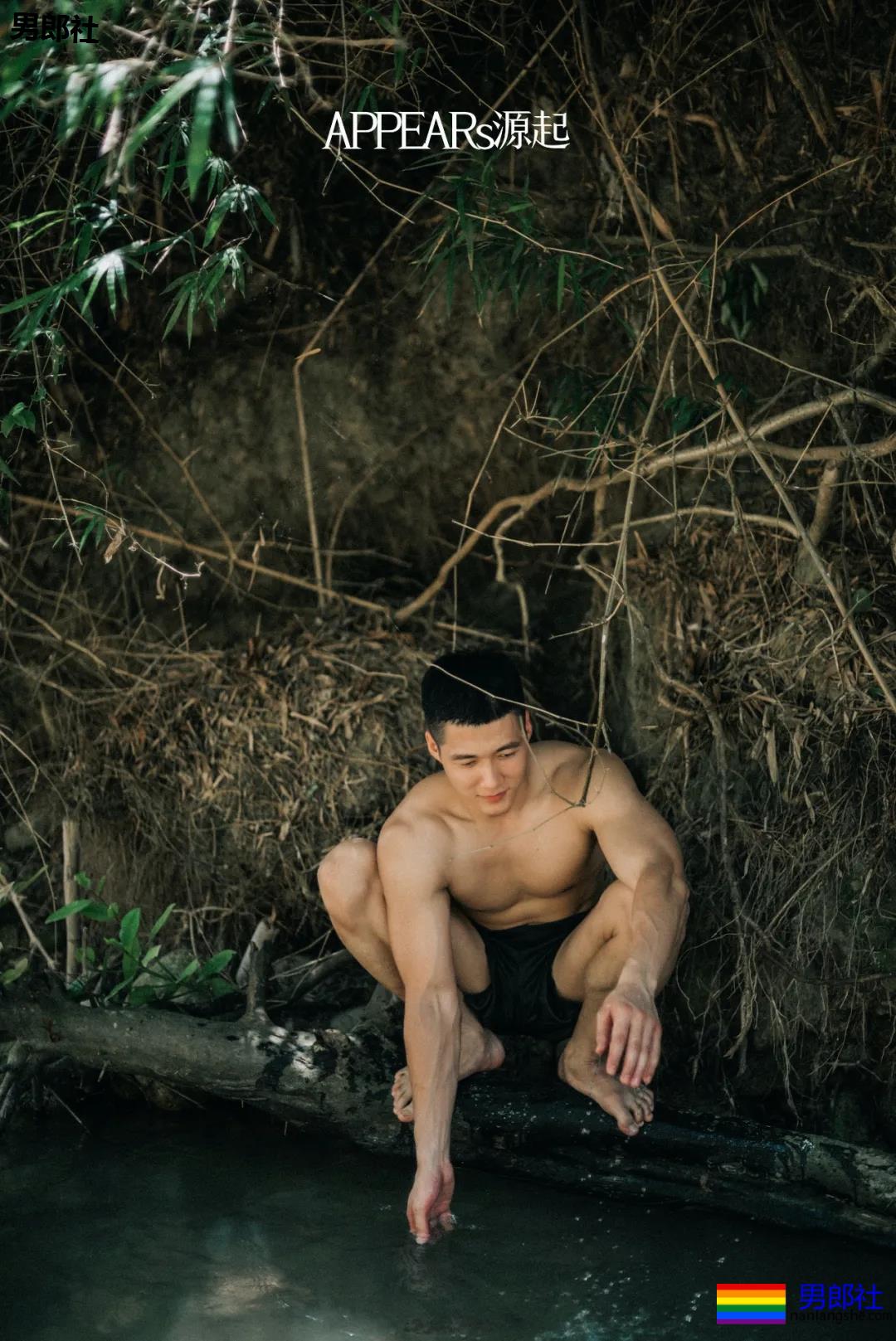 山里野泳的那个肌肉男，原来是名特警帅哥！ - 51虹马