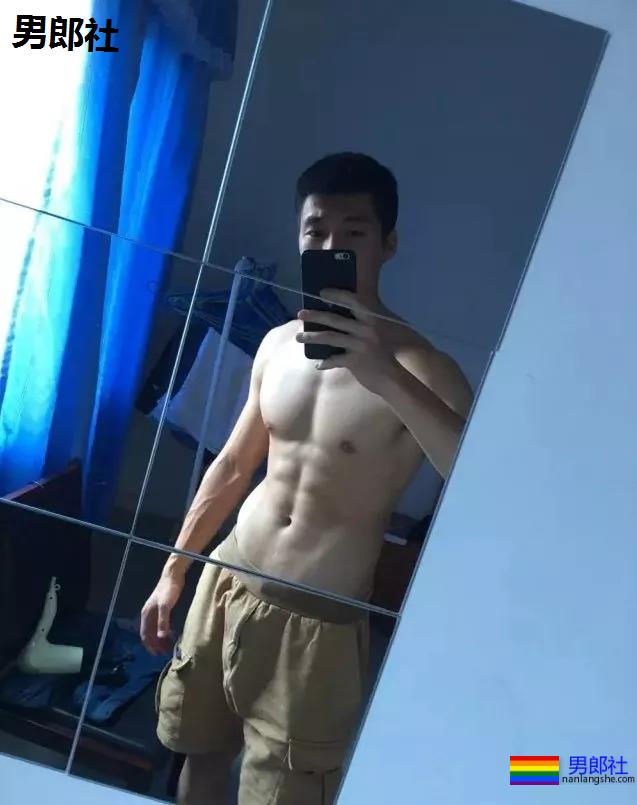 山里野泳的那个肌肉男，原来是名特警帅哥！ - 51虹马