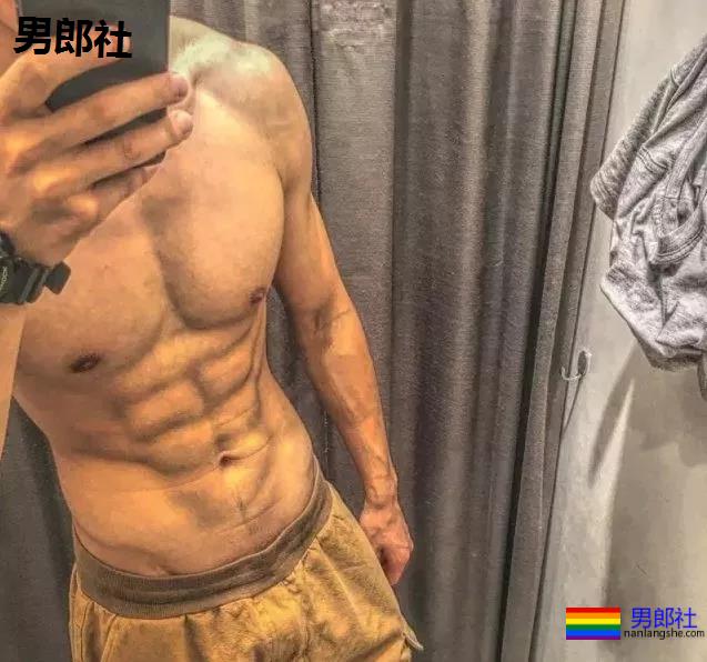 山里野泳的那个肌肉男，原来是名特警帅哥！ - 51虹马