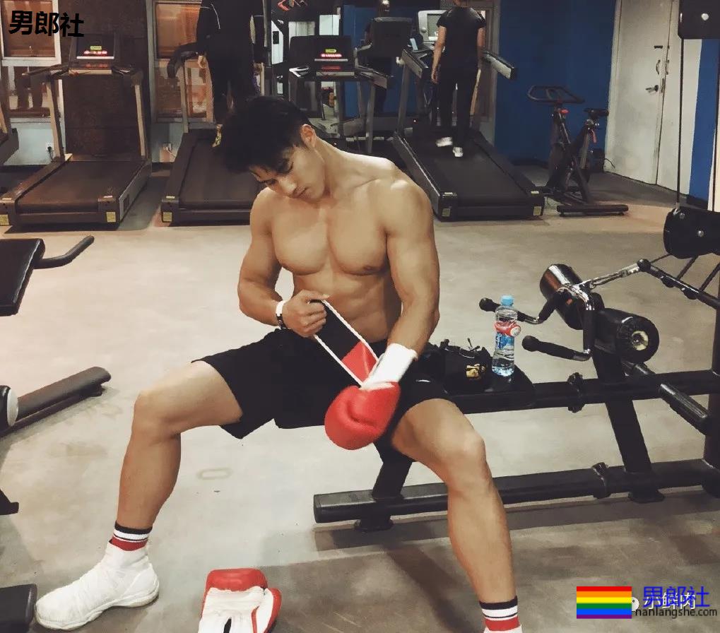 浙江体院新晋小生拍运动大片,这也太A了吧! - 51虹马 浙江体院新晋小生拍运动大片,这也太A了吧! - 51虹马