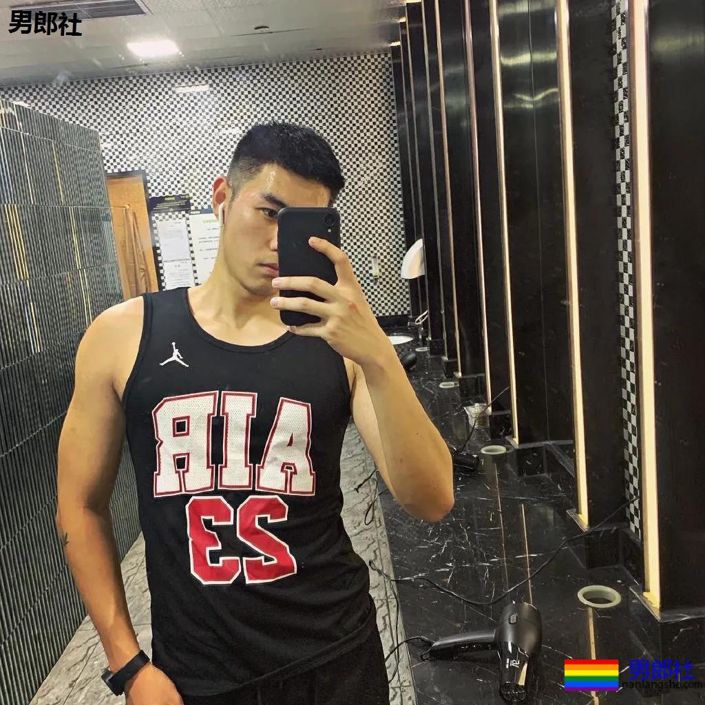 浓眉大眼的川渝帅哥，有点壮有点帅！ - 51虹马