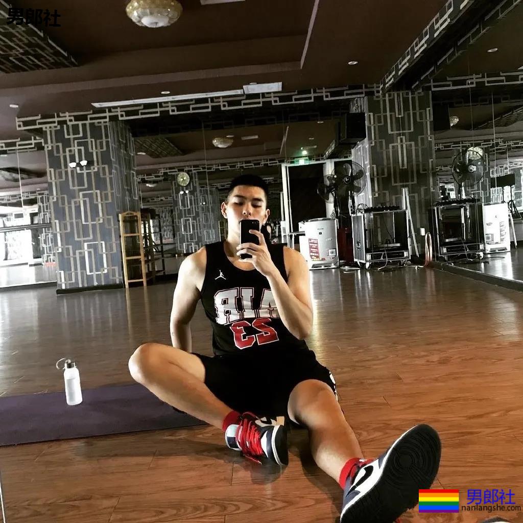 浓眉大眼的川渝帅哥，有点壮有点帅！ - 51虹马