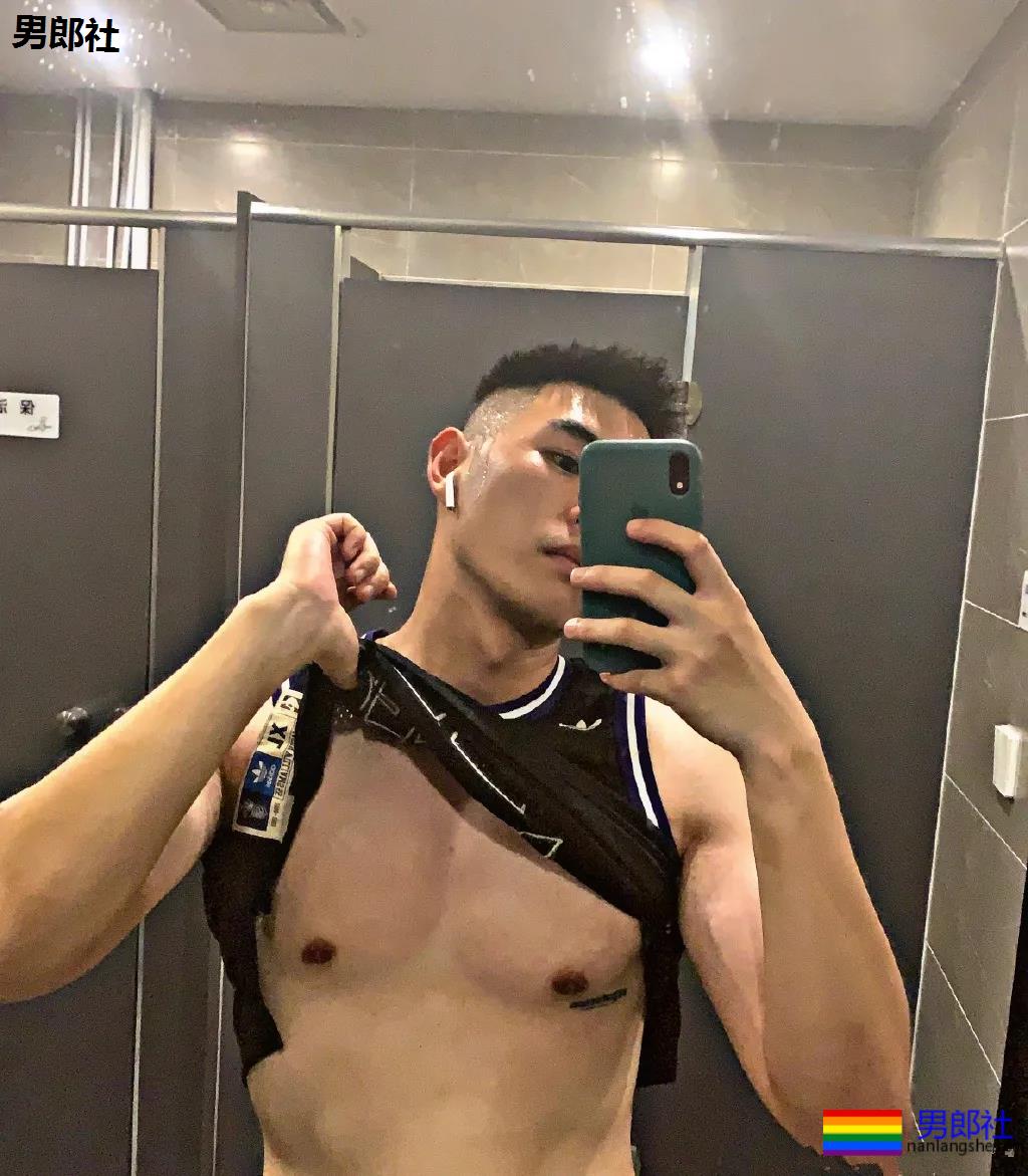 浓眉大眼的川渝帅哥，有点壮有点帅！ - 51虹马