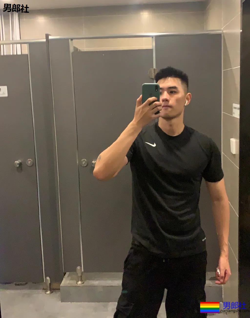 浓眉大眼的川渝帅哥，有点壮有点帅！ - 51虹马