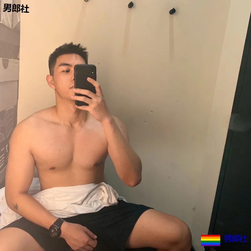 浓眉大眼的川渝帅哥，有点壮有点帅！ - 51虹马