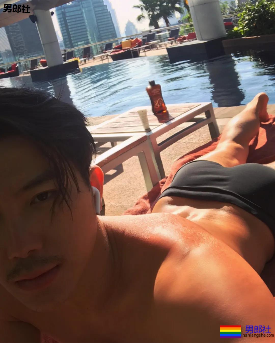 “胡子肌肉男泳池paly！包有大料更是实力满分！” - 51虹马