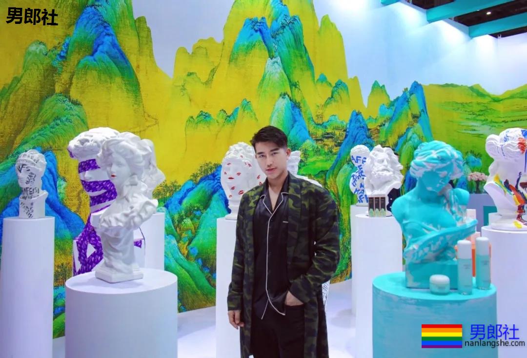 “胡子肌肉男泳池paly！包有大料更是实力满分！” - 51虹马