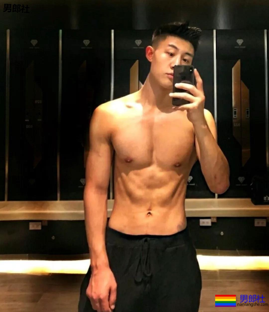 大长腿小狼狗颜值逆天，五分钟给我他的资料！-51虹马