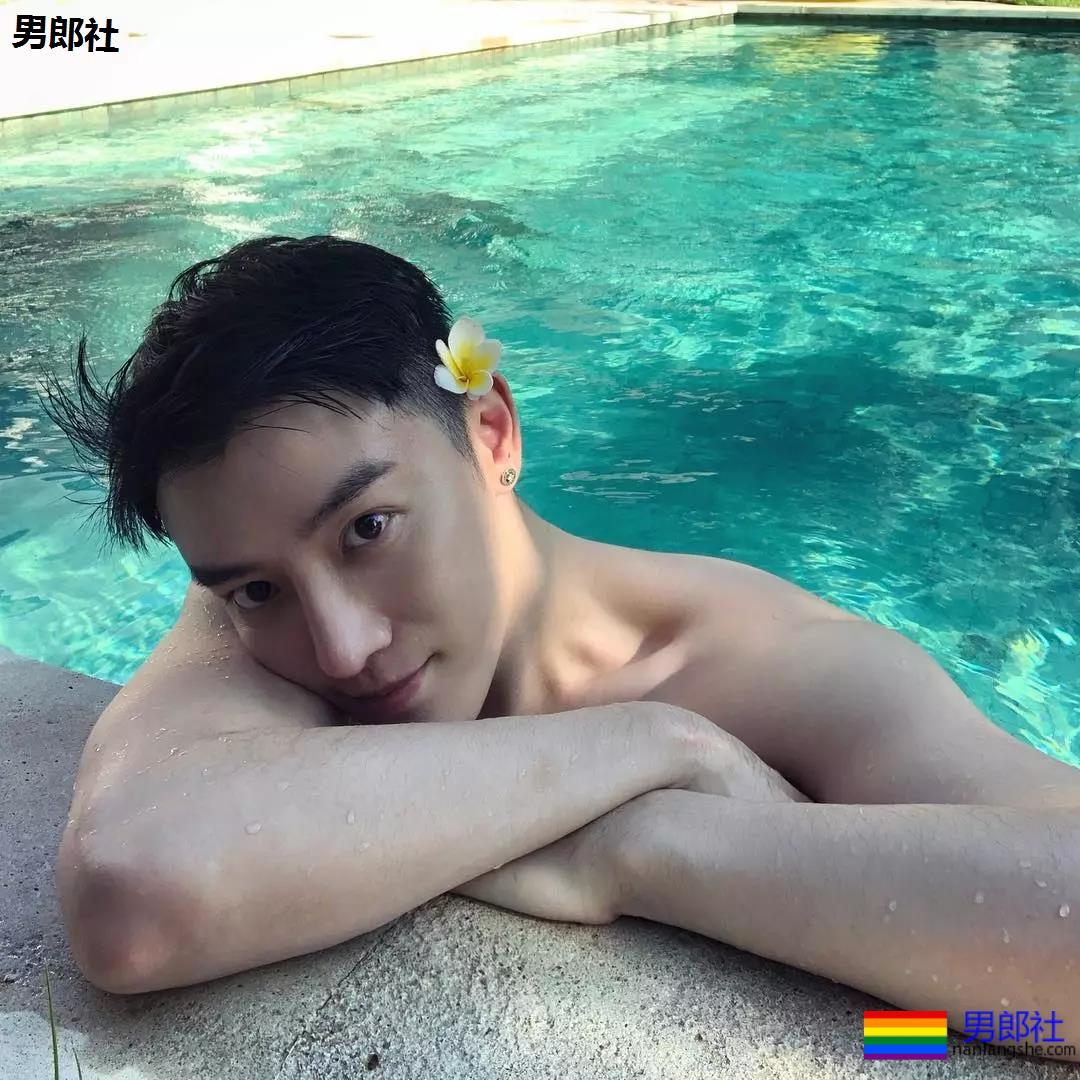 粉嫩的小奶狗居然是医生,爆红网络简直太可口了。 - 51虹马 粉嫩的小奶狗居然是医生,爆红网络简直太可口了。 - 51虹马