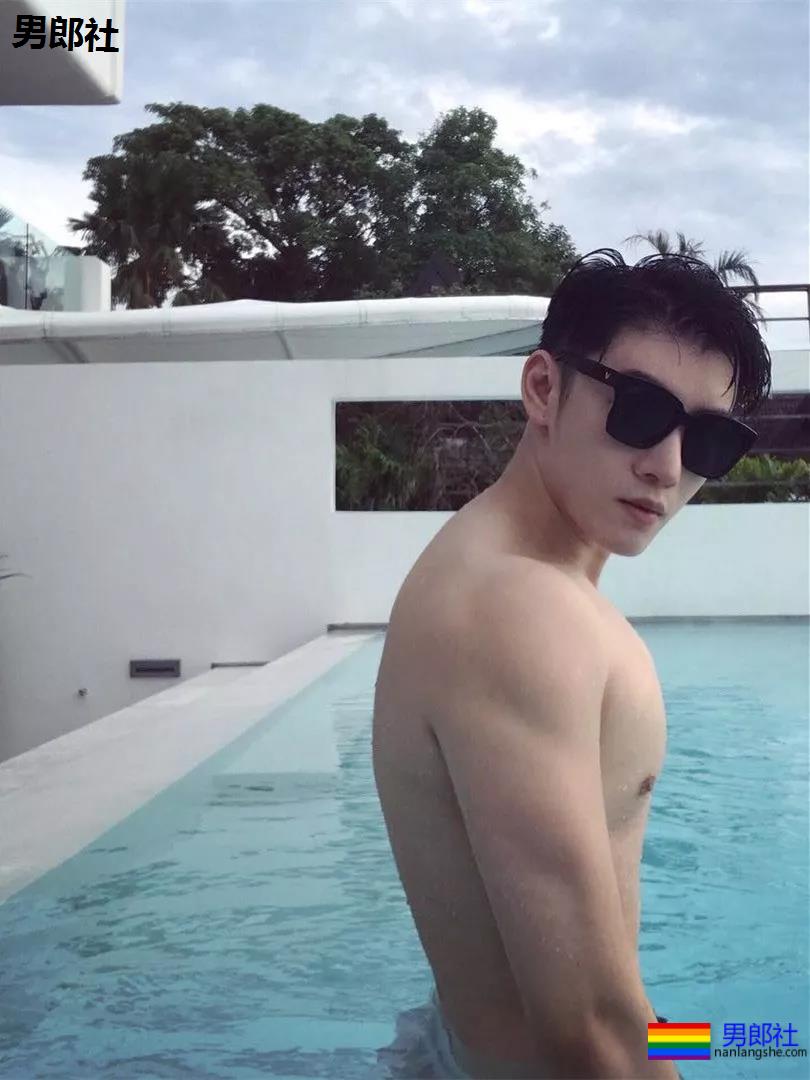 粉嫩的小奶狗居然是医生,爆红网络简直太可口了。 - 51虹马 粉嫩的小奶狗居然是医生,爆红网络简直太可口了。 - 51虹马