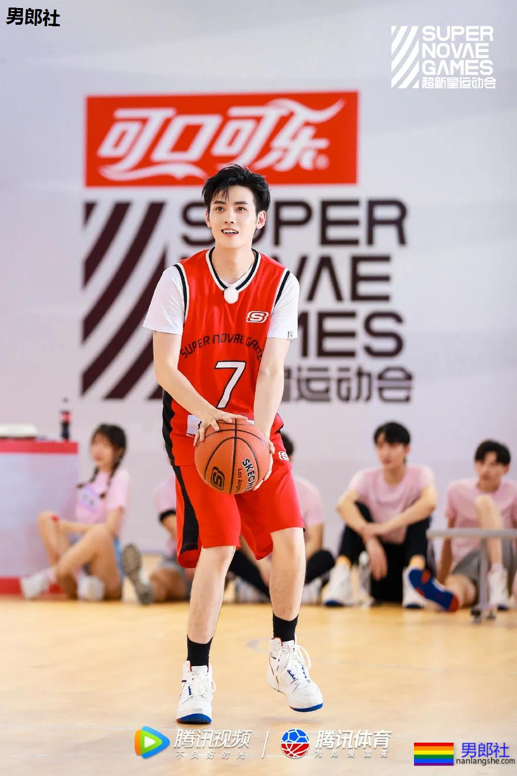 阳光帅气的篮球校草，神仙颜值太撩人了!-51虹马