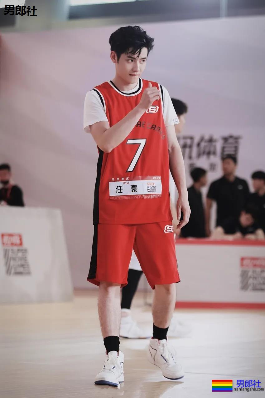 阳光帅气的篮球校草，神仙颜值太撩人了! - 51虹马