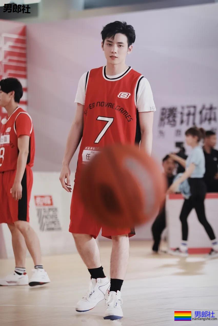 阳光帅气的篮球校草，神仙颜值太撩人了! - 51虹马