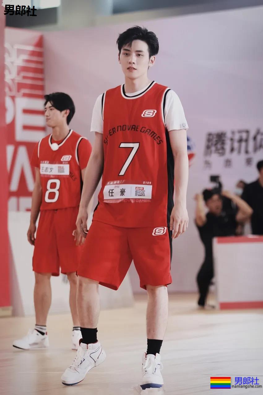 阳光帅气的篮球校草，神仙颜值太撩人了! - 51虹马