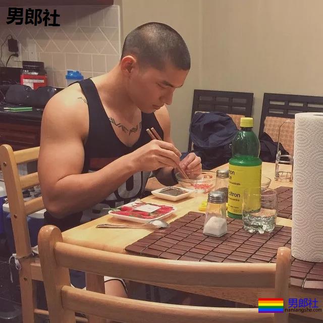 推特刷多了，无法正视寸头帅哥了…… - 51虹马