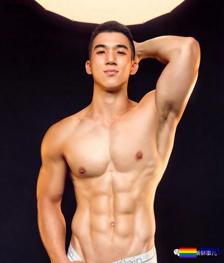 健身教练拍写真P图过度，看到真人幻灭了！ - 51虹马