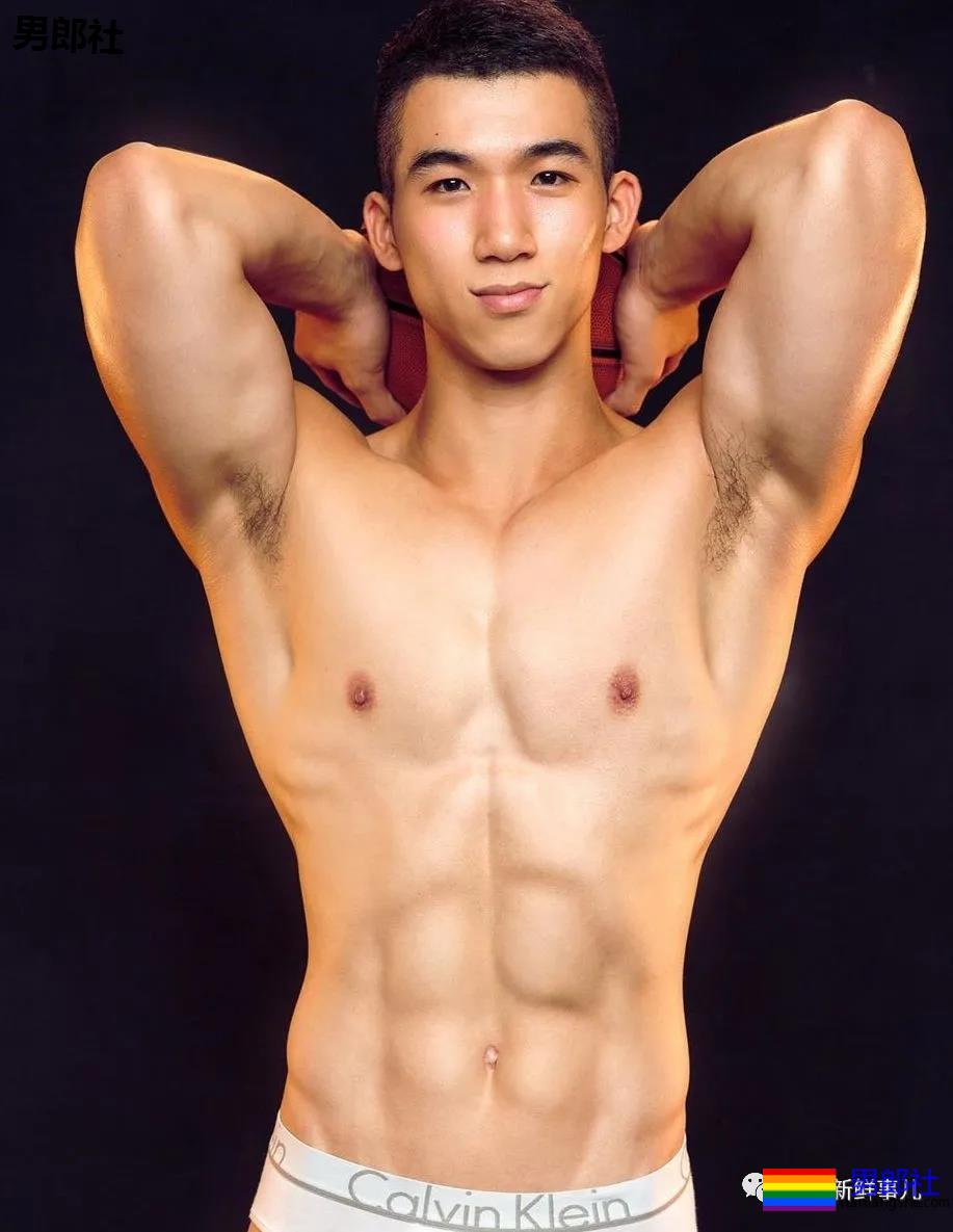 健身教练拍写真P图过度，看到真人幻灭了！ - 51虹马