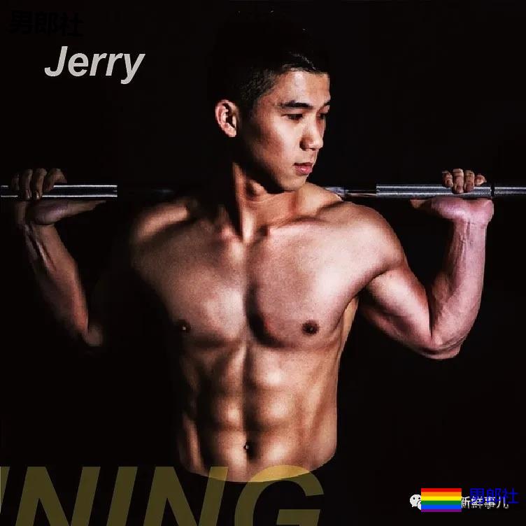 健身教练拍写真P图过度，看到真人幻灭了！ - 51虹马