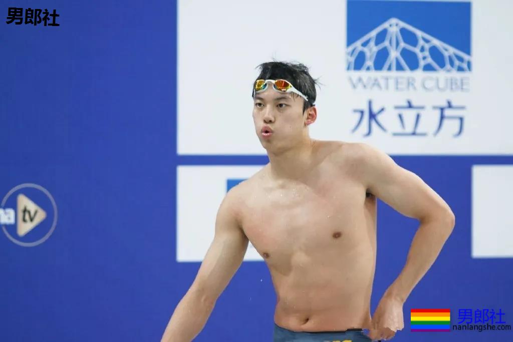 游泳队汪顺训练照惹尖叫，192腹肌公狗腰好身材，太馋了! - 51虹马