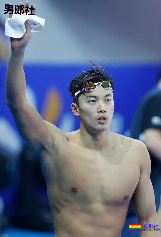 游泳队汪顺训练照惹尖叫，192腹肌公狗腰好身材，太馋了! - 51虹马