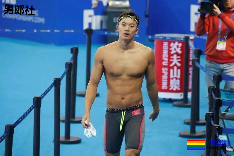 游泳队汪顺训练照惹尖叫，192腹肌公狗腰好身材，太馋了! - 51虹马